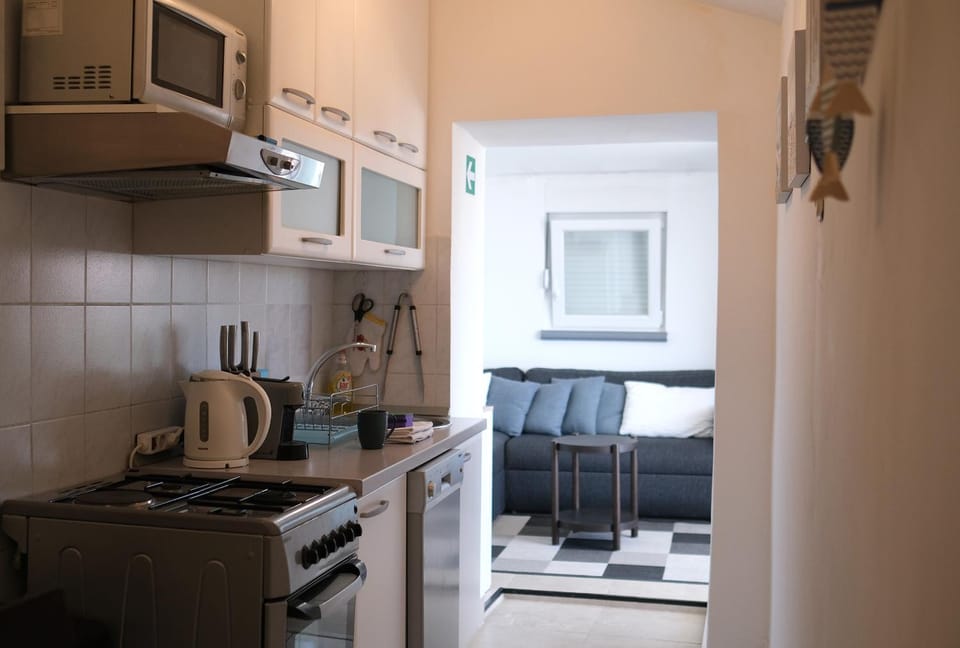 Coffee/tea facilities, Kitchen or kitchenette, minibar, pet friendly, stove
