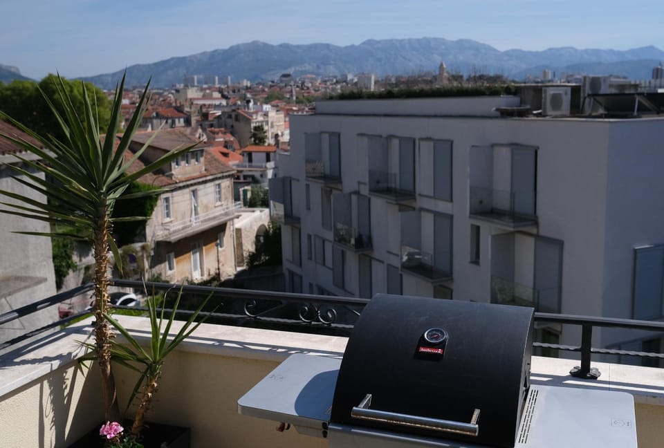 BBQ facilities, Balcony/Terrace