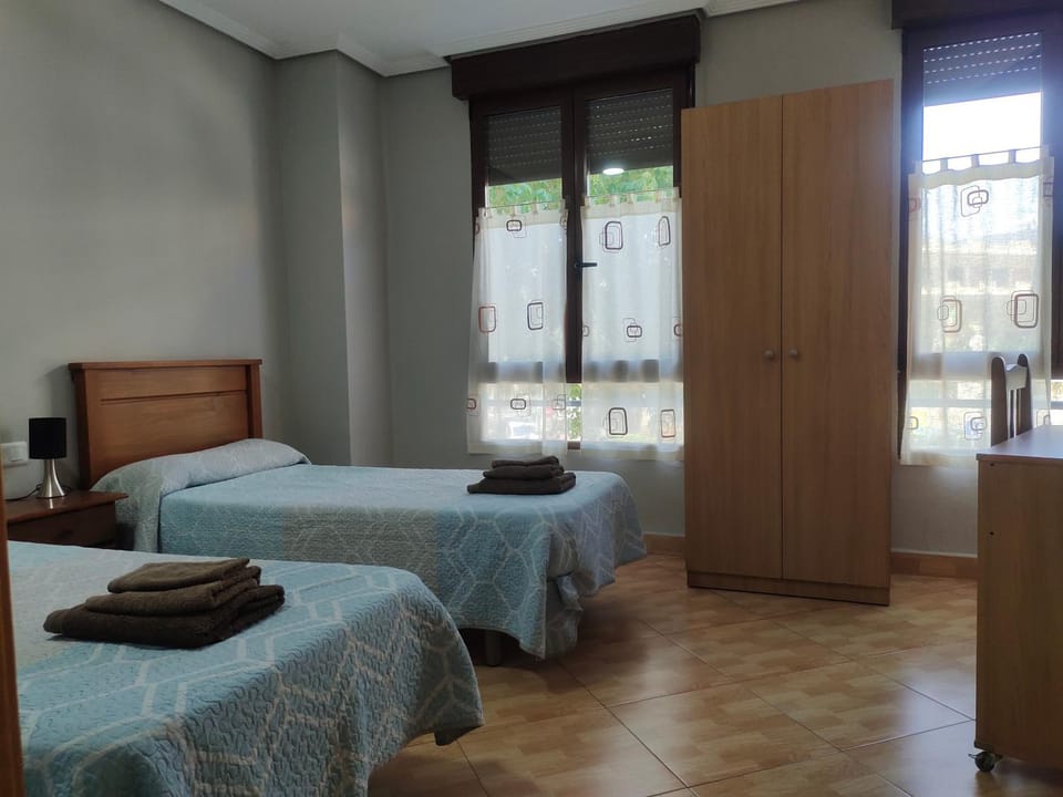 Hostal Abastos Bed and Breakfast in Valencia