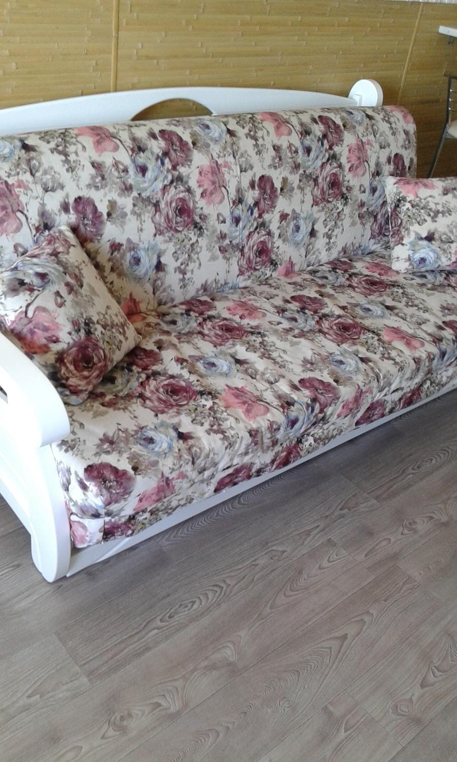 Bed, Seating area