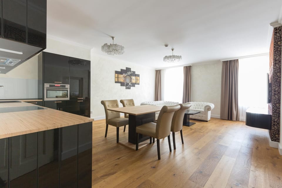 Kitchen or kitchenette, Living room