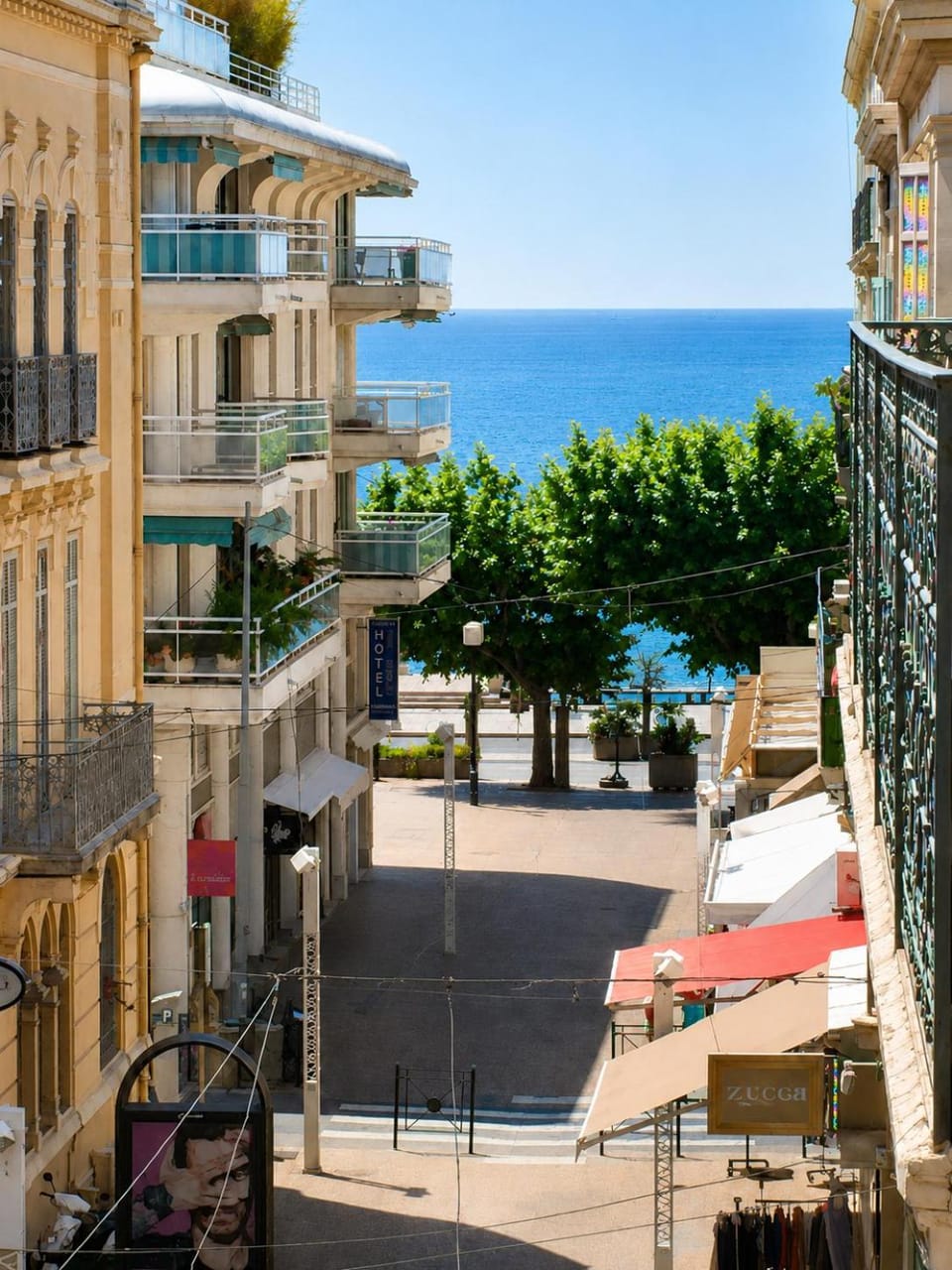 Sea view, Street view