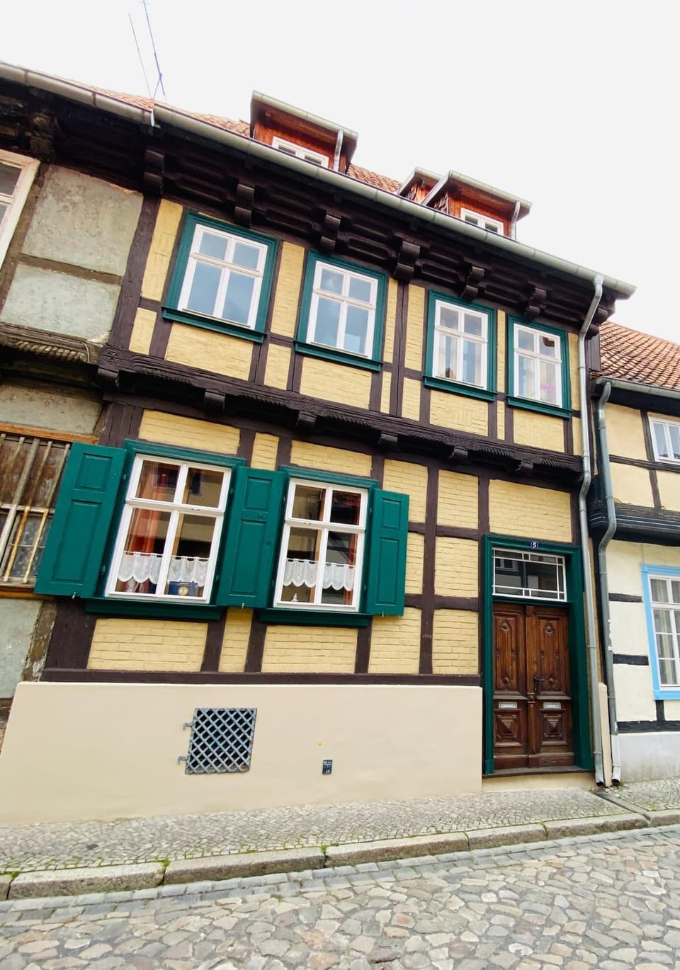Property building, Facade/entrance