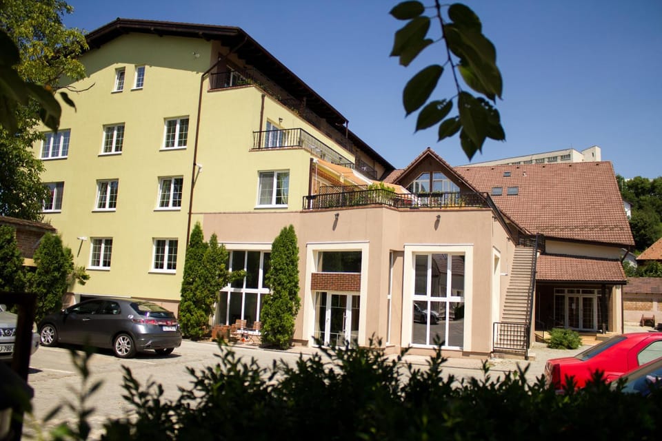 Property building, Facade/entrance, Bird's eye view, Area and facilities