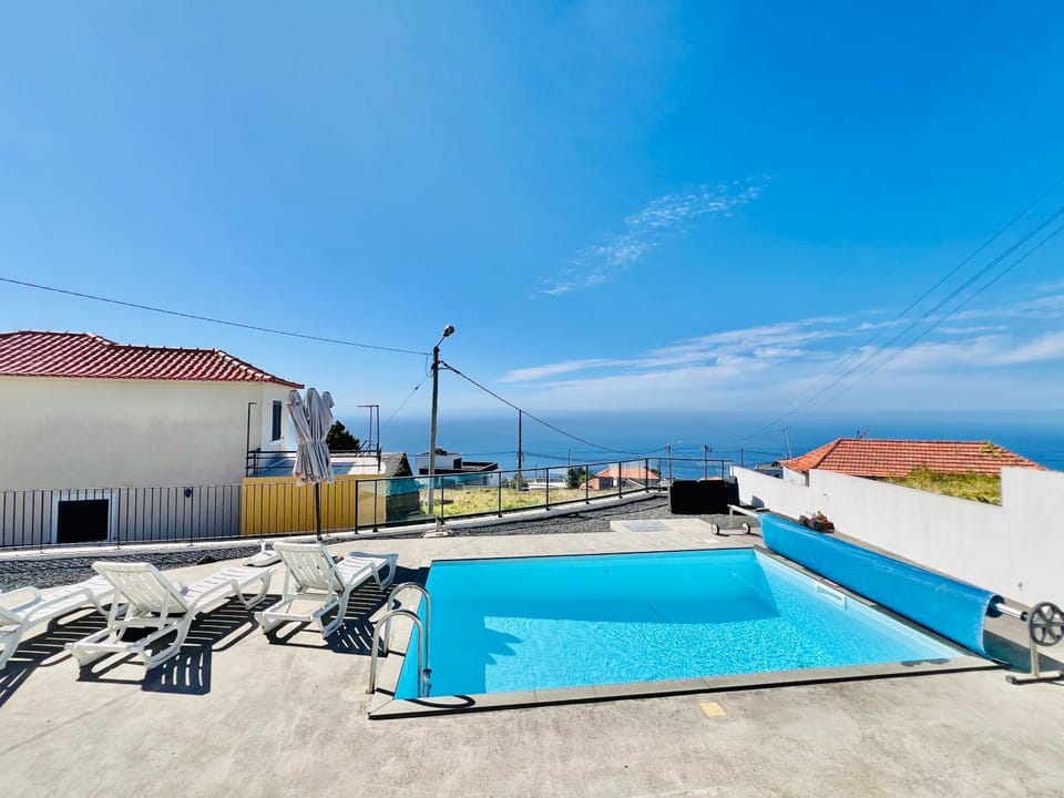 Maria Cottage with Sea View Villa in Madeira District