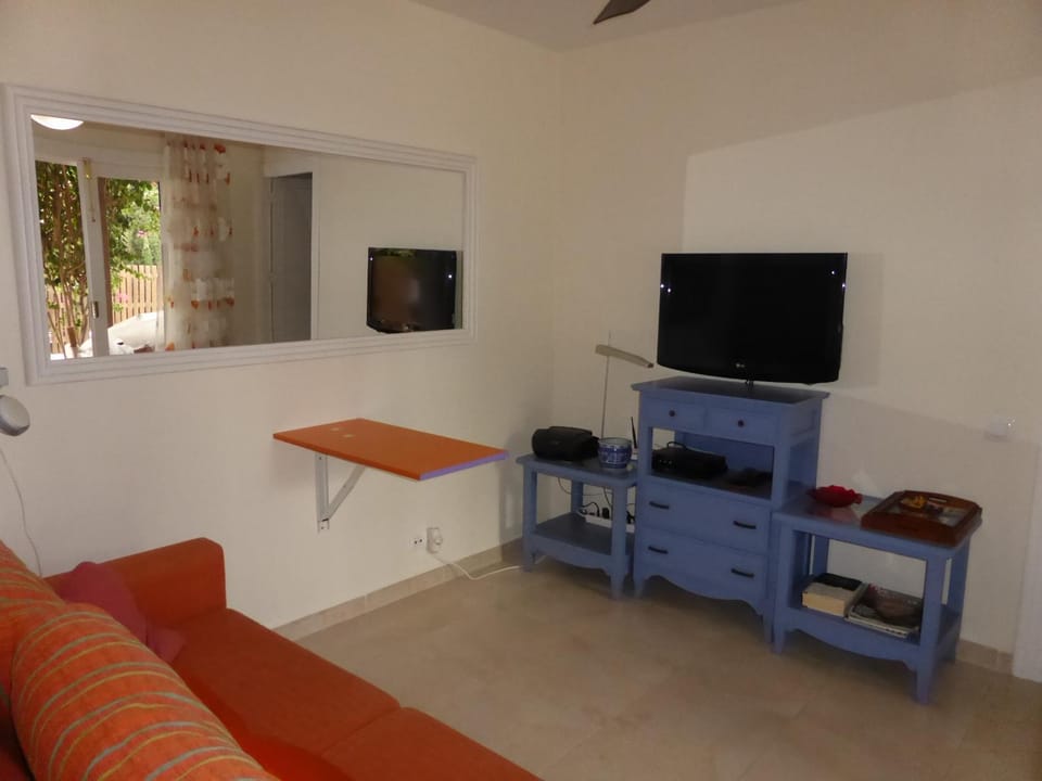 Living room, Lounge or bar