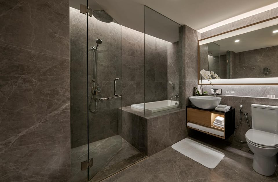 Shower, Toilet, Bathroom, towels
