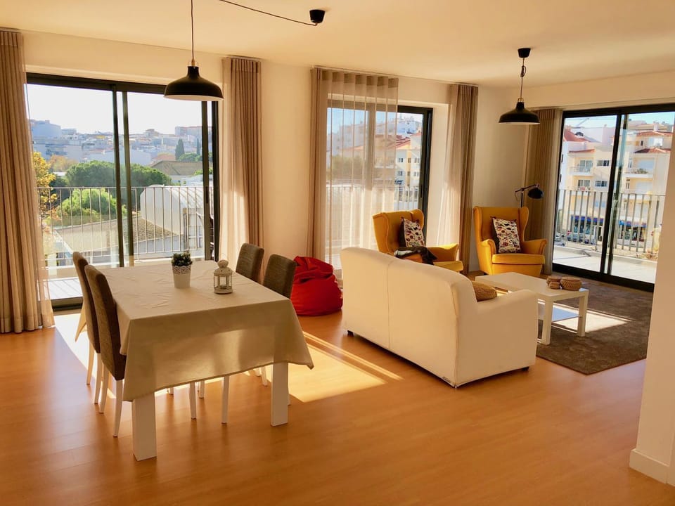Living room, Dining area