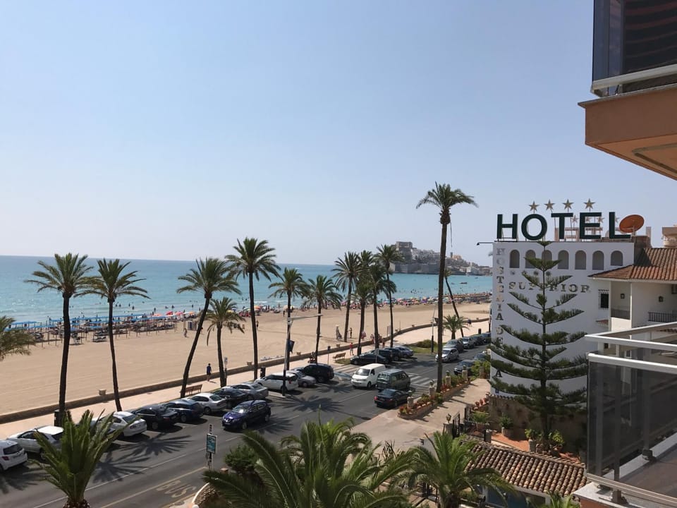 City view, Sea view