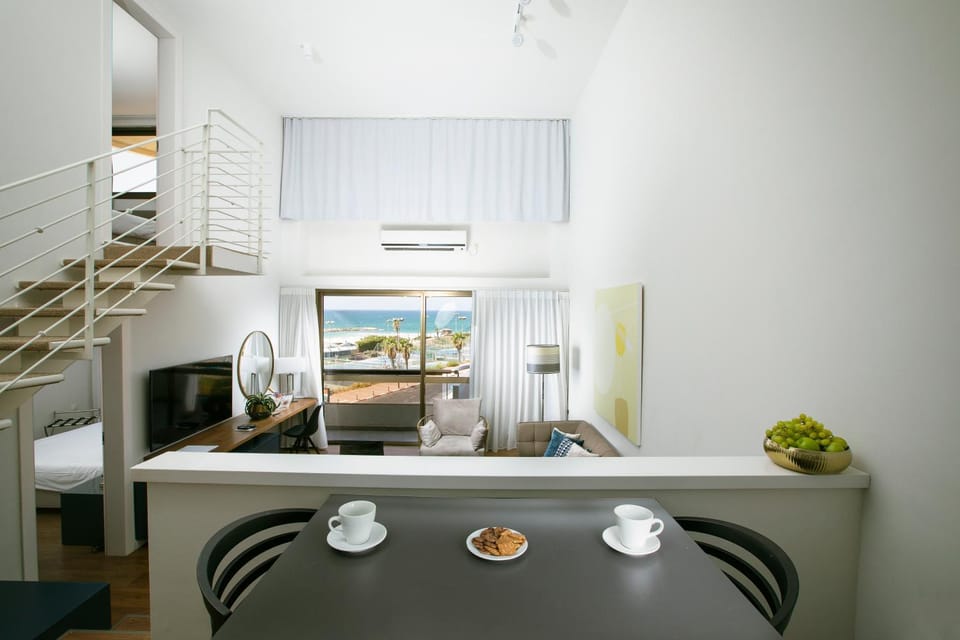 Coffee/tea facilities, Seating area, Dining area