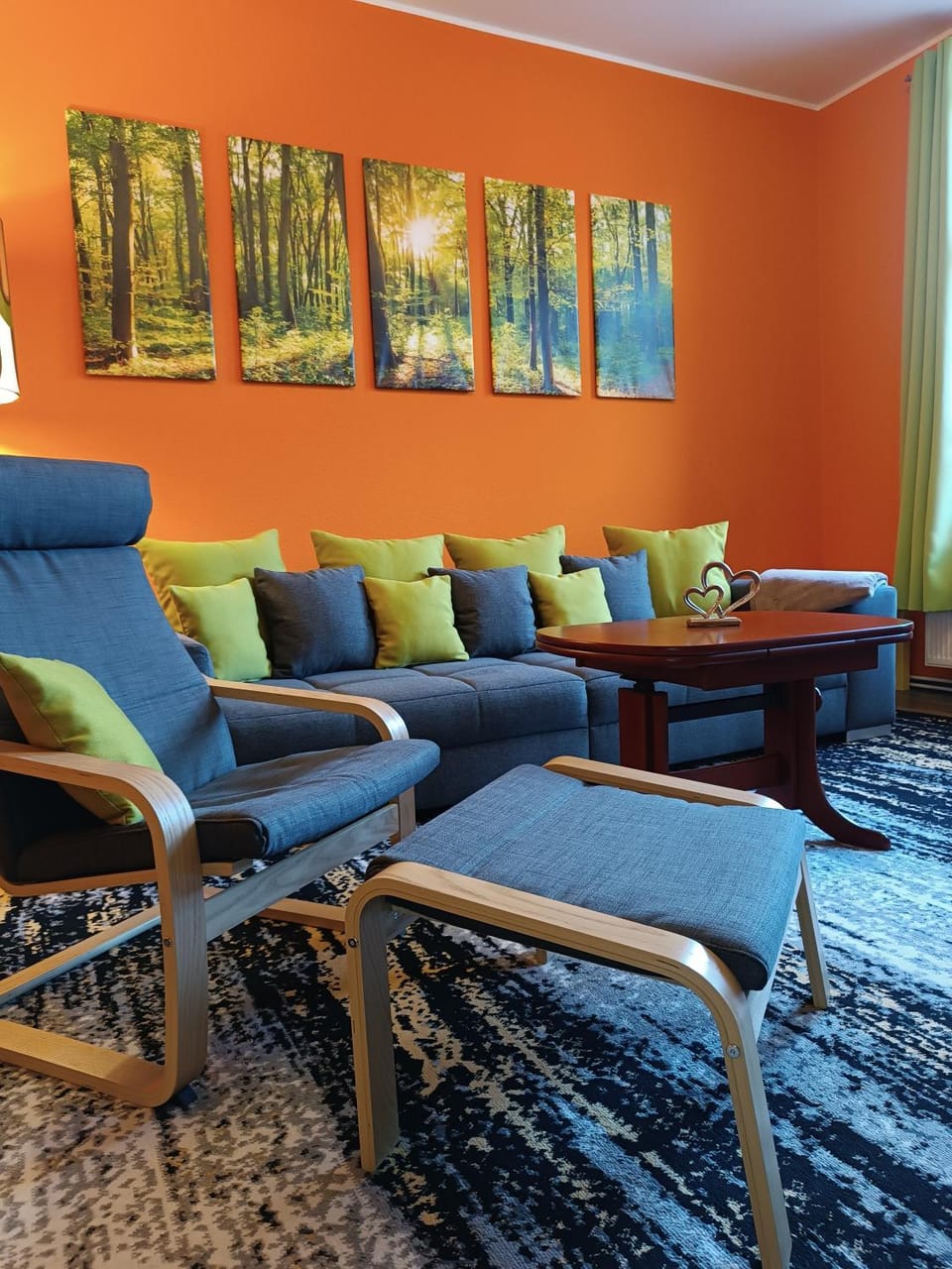 Living room, Seating area