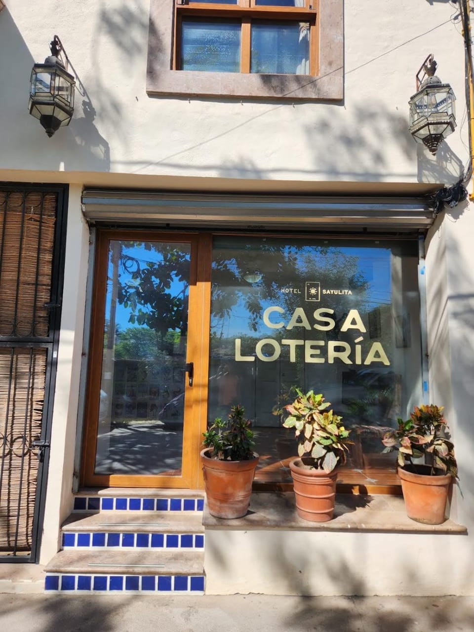 Facade/entrance