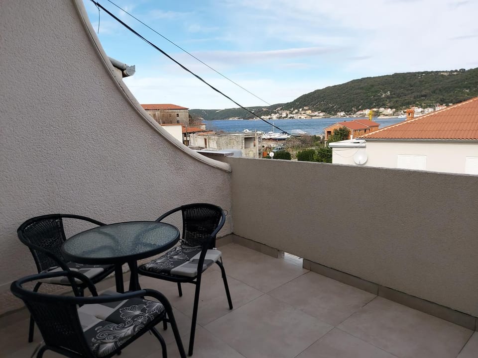 View (from property/room), Balcony/Terrace, Sea view