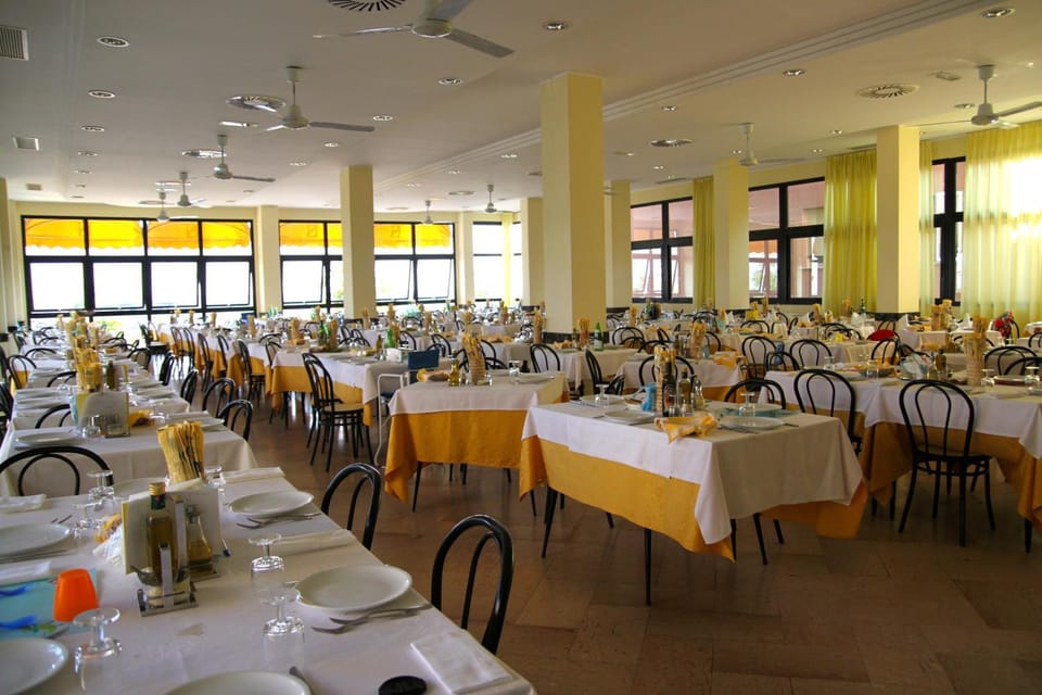 Restaurant/places to eat, Restaurant/places to eat