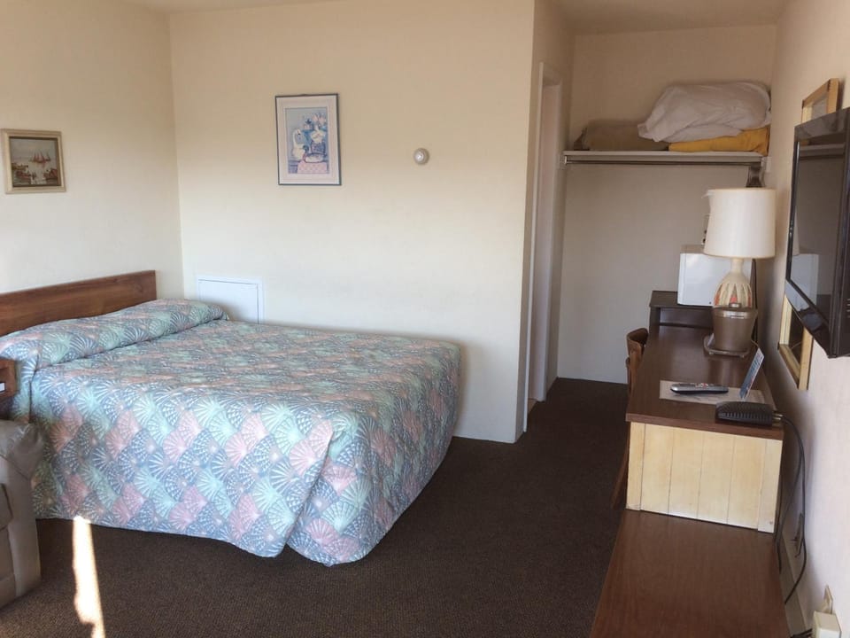 Bed, Street view