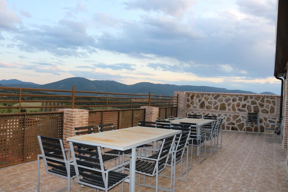 Property building, Balcony/Terrace, Balcony/Terrace