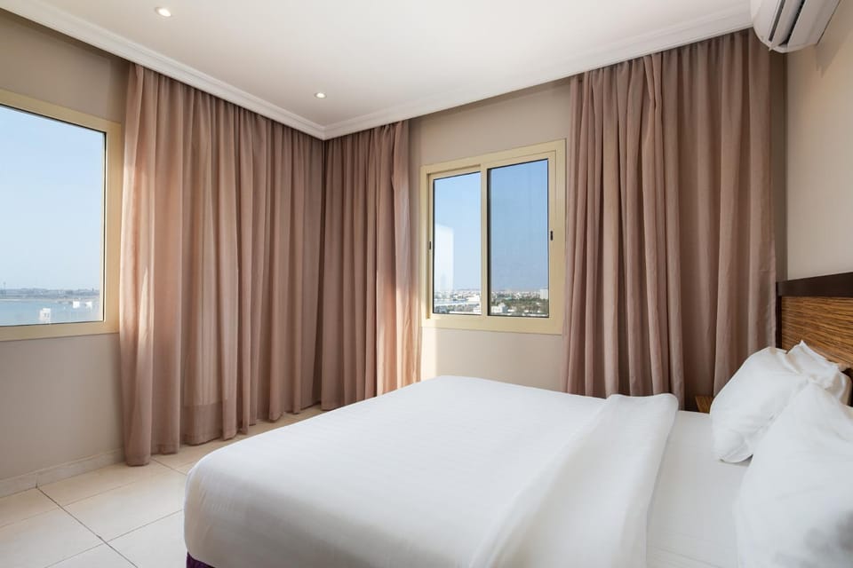 Bed, Bedroom, Sea view