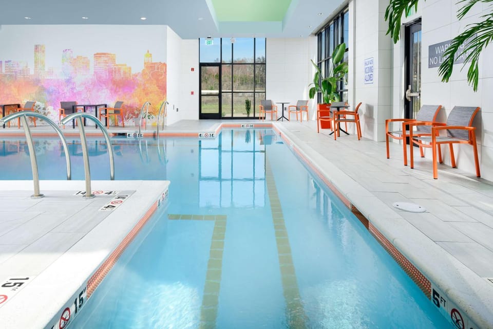 Pool view, Swimming pool