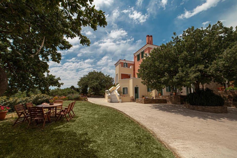 Property building, Day, Natural landscape, Garden