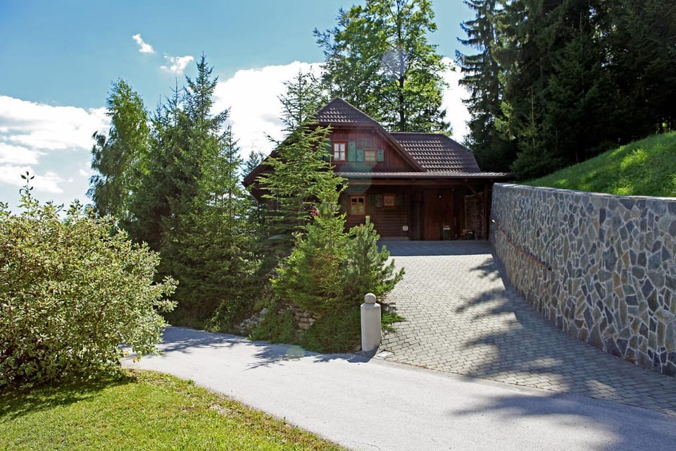 Property building, Spring, Day, Garden