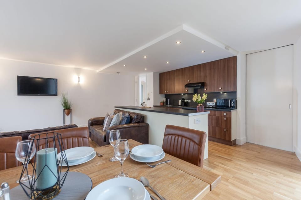 Kitchen or kitchenette, Living room, Dining area