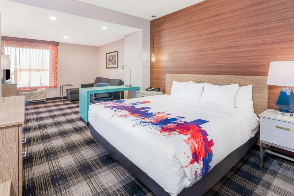 Bed, Bedroom, furniture, heating, internet, minibar, air conditioner