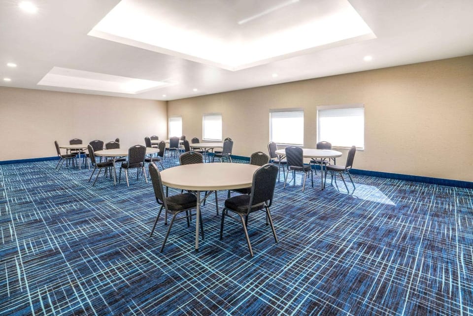 Property building, On site, Meeting/conference room, air conditioner