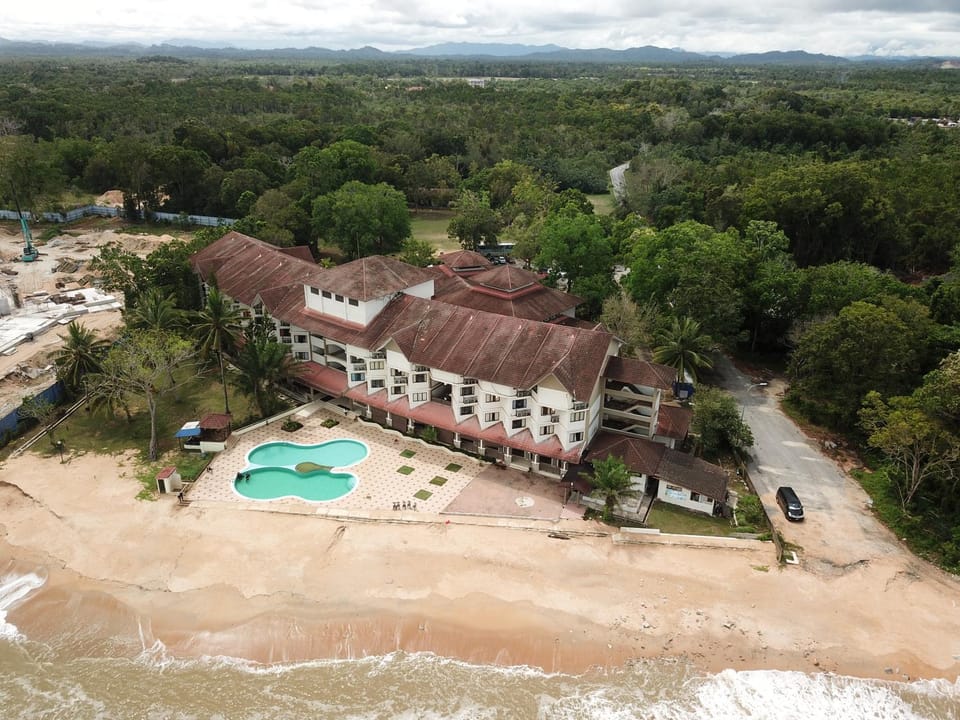 Property building, Bird's eye view, Swimming pool