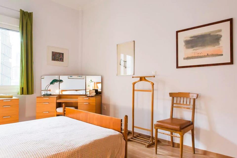 Bed, Day, Summer, Photo of the whole room, Decorative detail, Decorative detail, Bedroom, On site