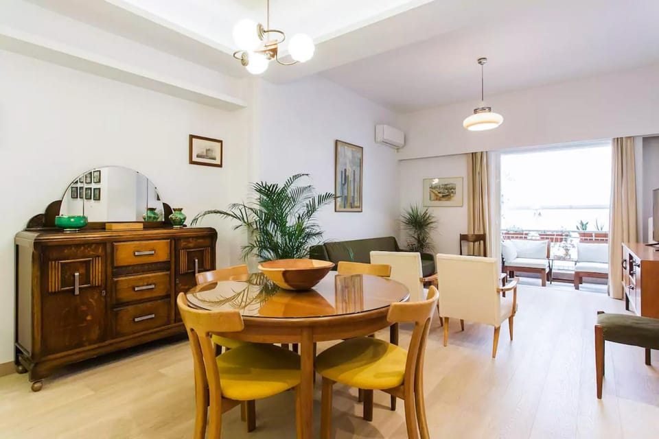 Day, Summer, Living room, Photo of the whole room, Decorative detail, Seating area, Dining area, On site