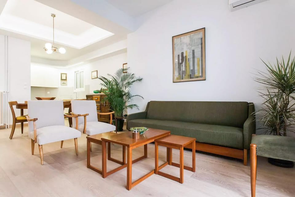 Day, Summer, Living room, Photo of the whole room, Decorative detail, Seating area, Dining area, On site