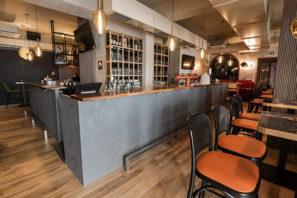 Nightclub / DJ, Lounge or bar, Seating area