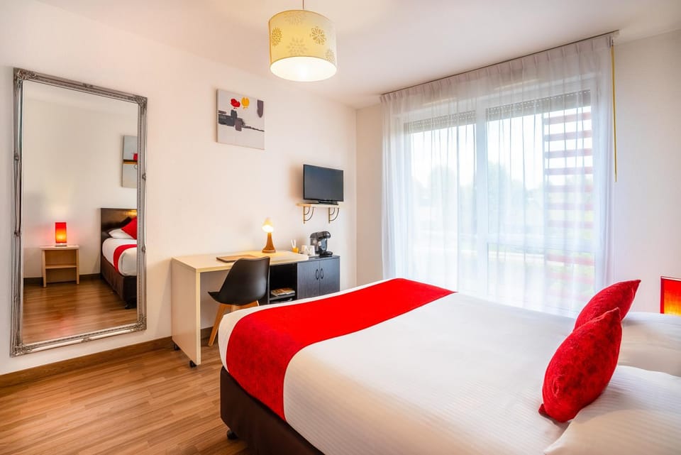 Bed, TV and multimedia, Coffee/tea facilities, Photo of the whole room