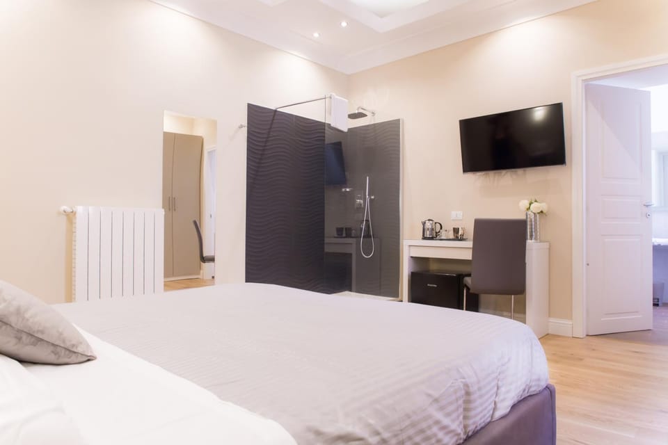 Coffee/tea facilities, Decorative detail, Bedroom