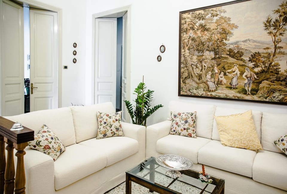 Lobby or reception, Internal: Not applicable to any particular room