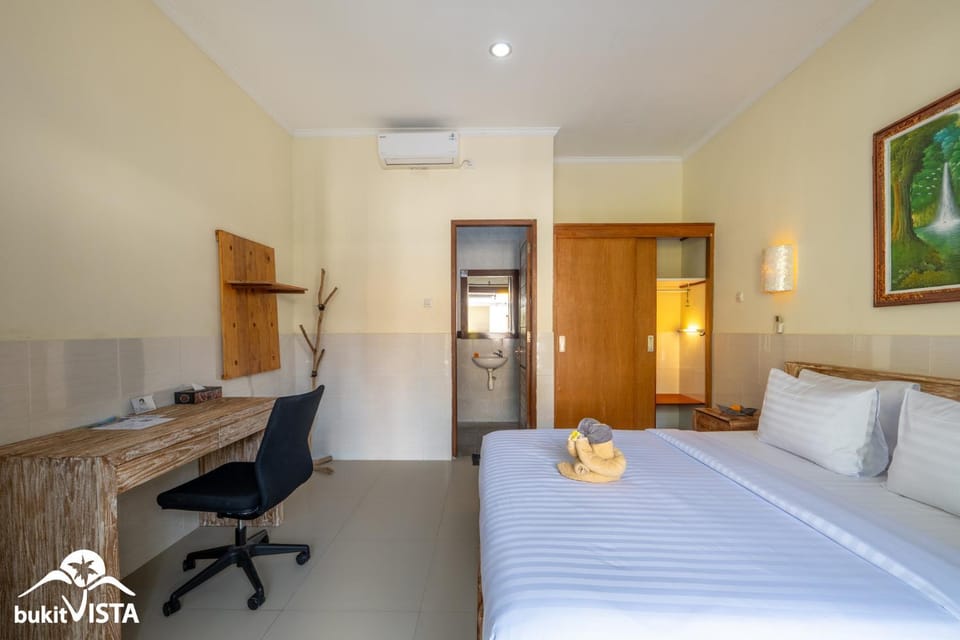 Bed, Photo of the whole room, Bedroom, air conditioner