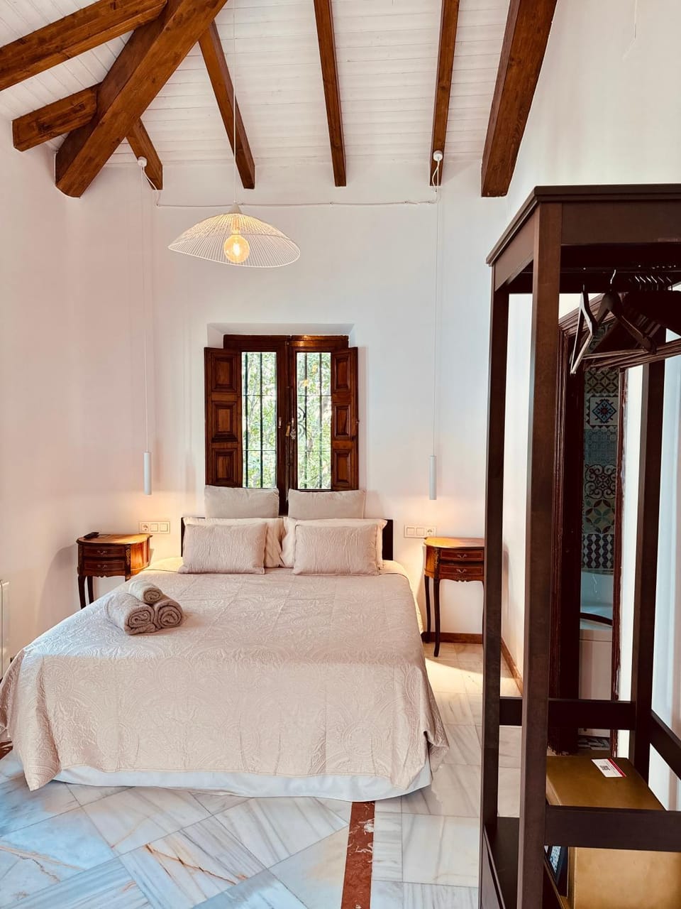 Bed, Photo of the whole room, Bedroom, wardrobe