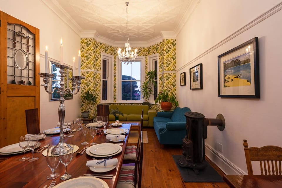 Restaurant/places to eat, Living room, Seating area, Dining area, Internal: Not applicable to any particular room