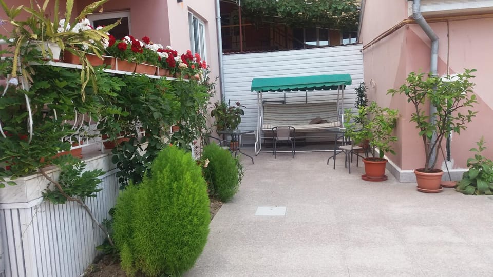 Property building, Seating area