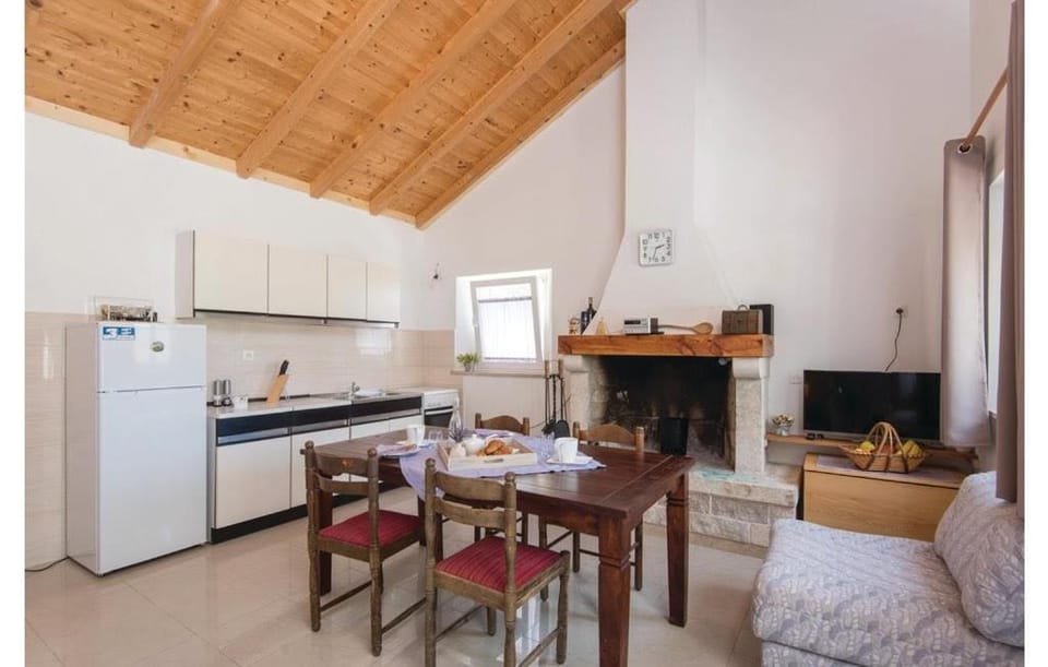 Robinson house Orlandusa House in Dubrovnik-Neretva County