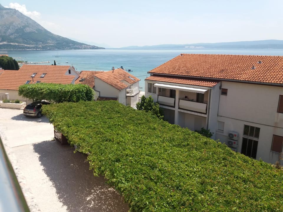 Sea view, Parking