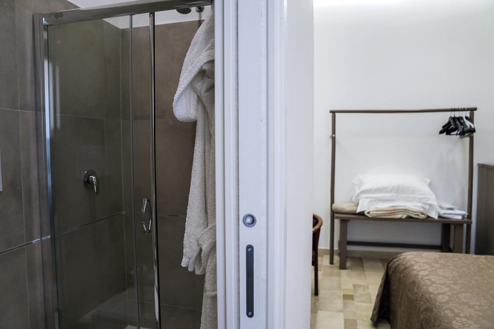 Bed, Bathroom