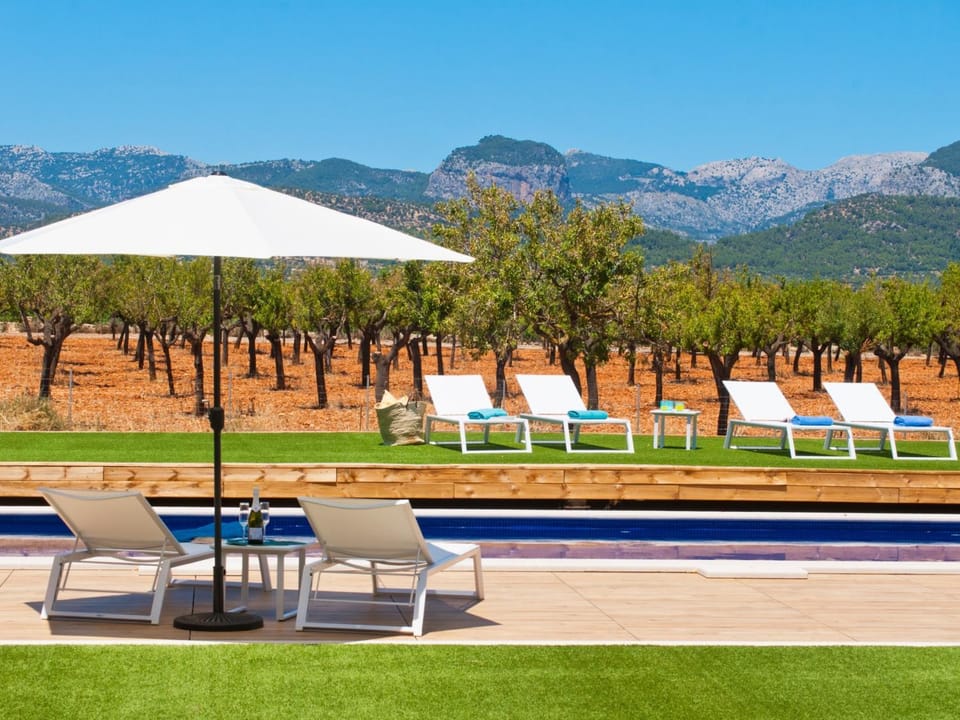 View (from property/room), Balcony/Terrace, Mountain view, Pool view, Swimming pool