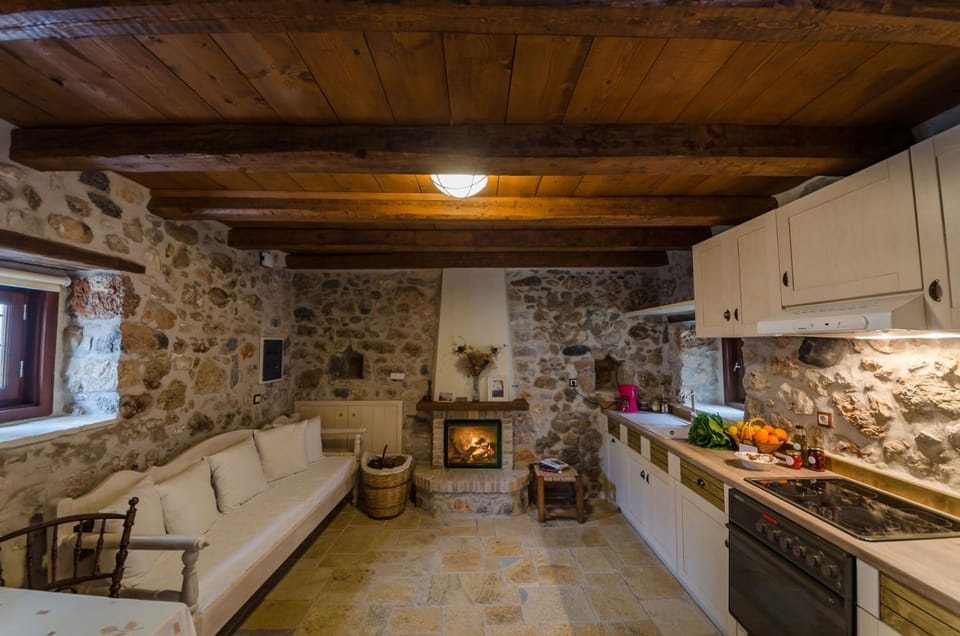 Ev Zin Folia Apartment in Leonidio