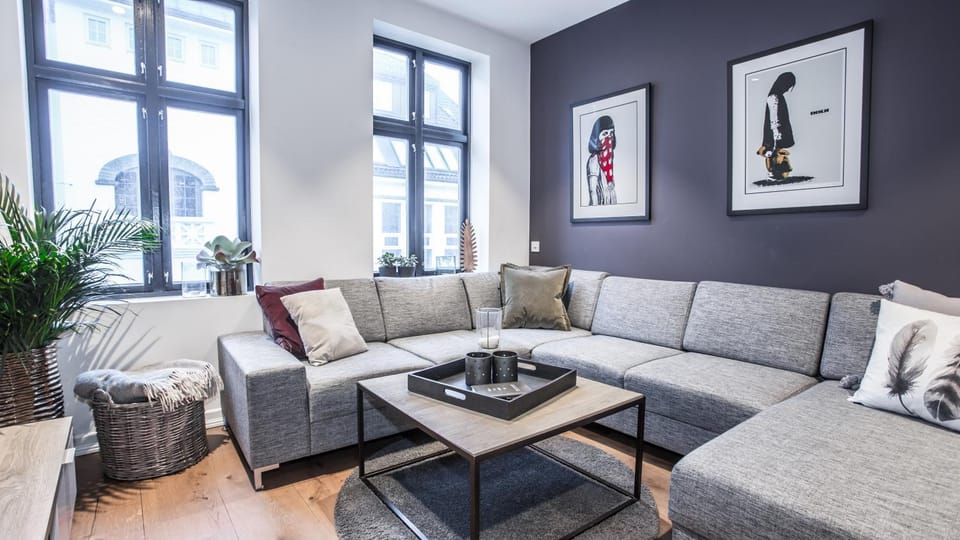 Living room, Seating area