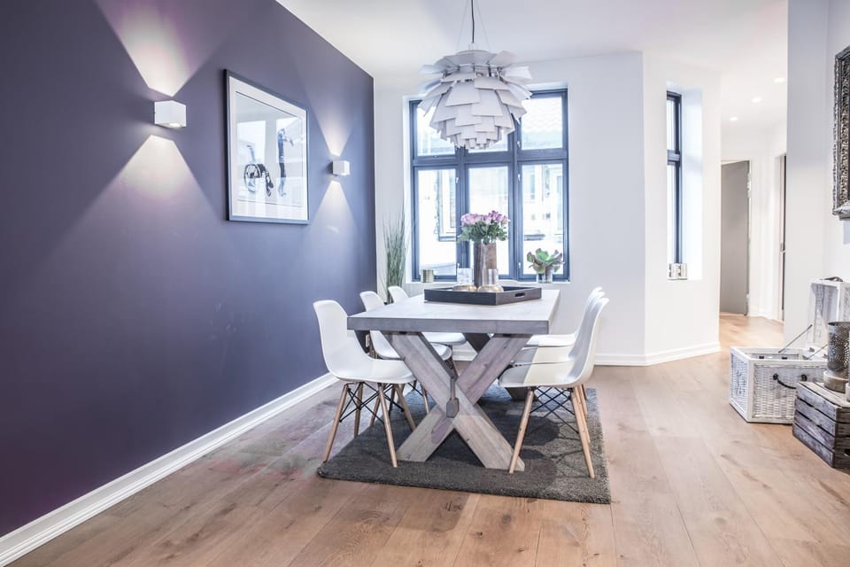 Seating area, Dining area