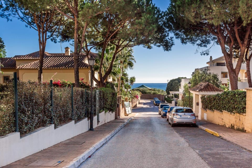 Neighbourhood, Beach, Supermarket/grocery shop