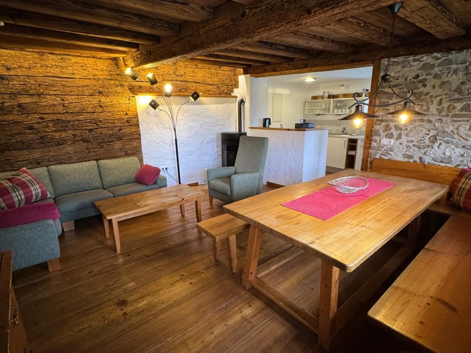 Living room, Seating area, Dining area