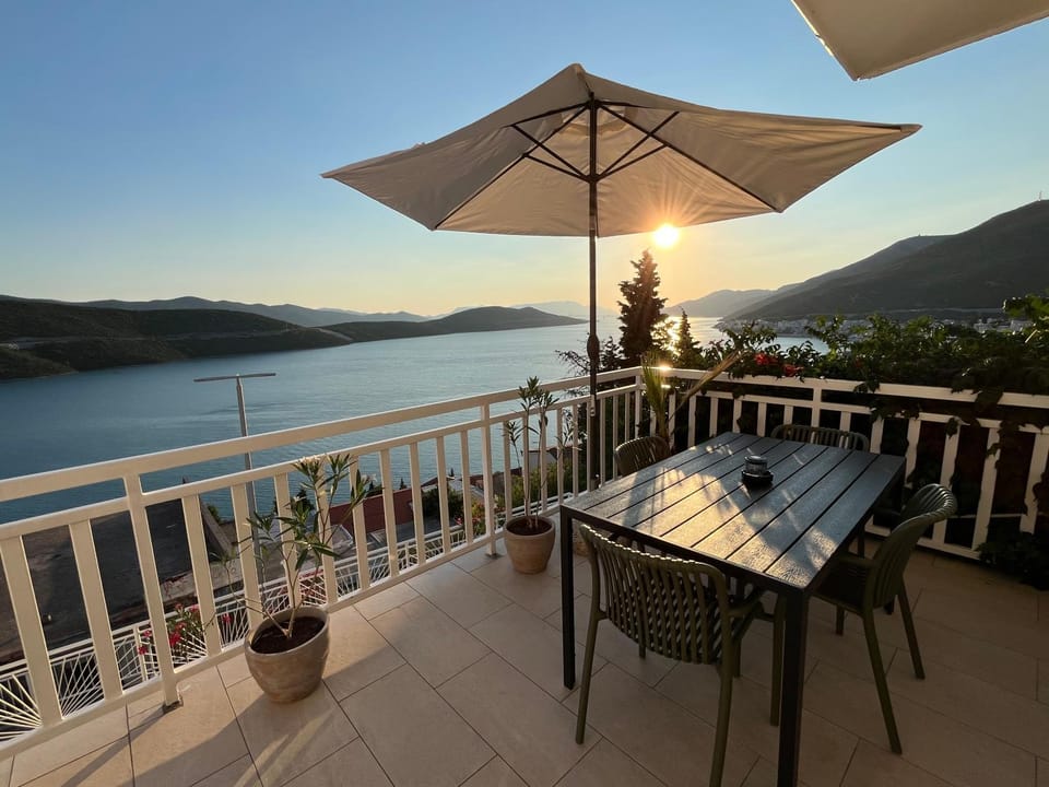 Guest House Life Bed and Breakfast in Neum