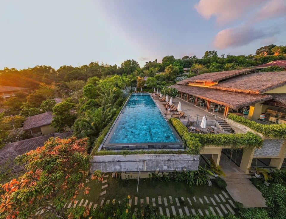 Property building, Swimming pool
